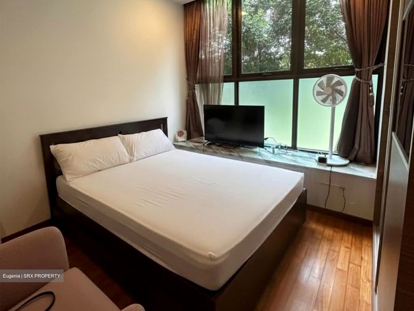 Holland Link (D10), Terrace #558339711